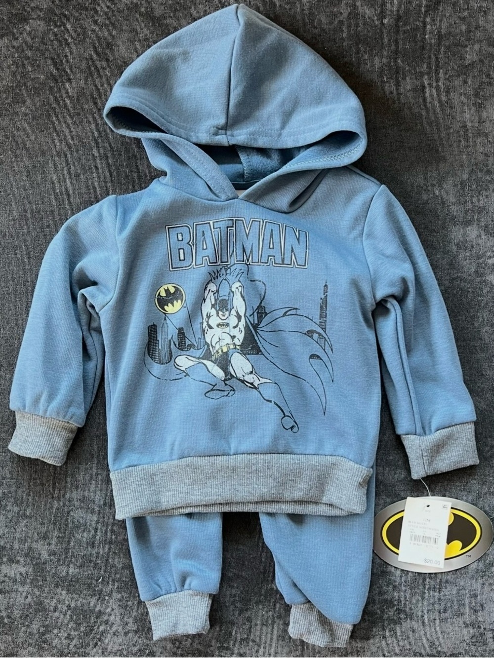 NWT Batman Hooded Sweater and Sweatpants Set Size 12 Months